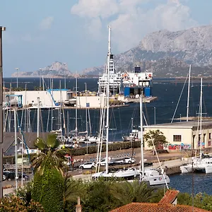 https://essenza-hotel.in-sardinia.net
