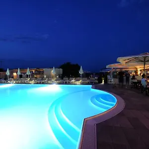 https://hotel-caesar-lido-di-savio.emilia-romagnahotels.net